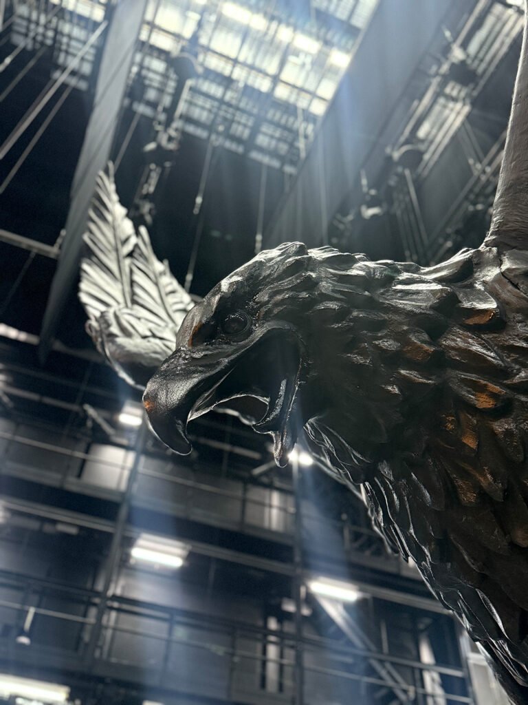 <p>8m-große Adler-Figur für das Bühnenbild ‘Don Karlos’ Vorlkstheater München</p>
